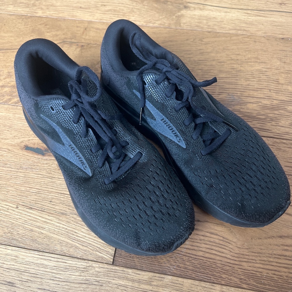 Brooks Ghost Men's All Black, size 10.5